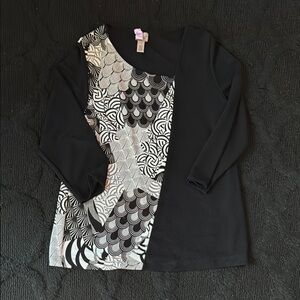 Chico's Black and White Long Sleeve‎ Top